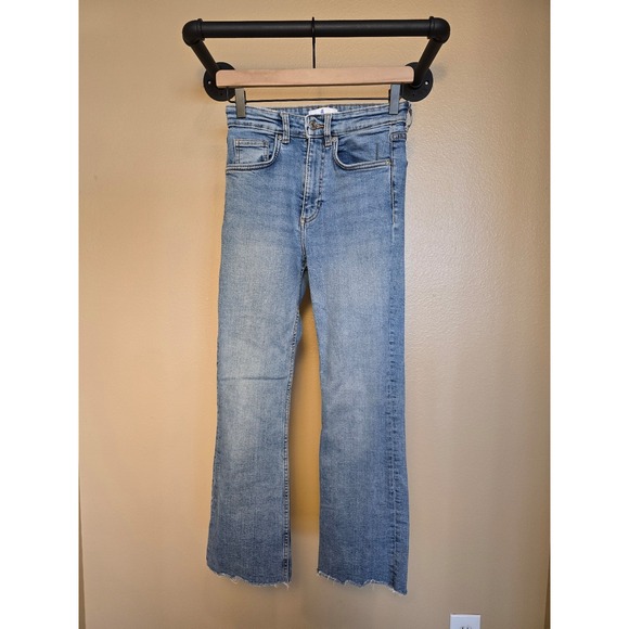 Zara Denim - Zara straight leg frayed jeans‎ women's size 2